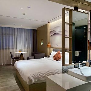 King Room Spa Bath